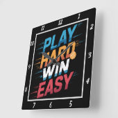 Play Hard Win Easy Basketball Quadratische Wanduhr (Winkel)