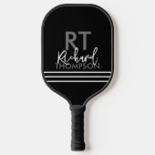 Player Monogram (Name initial) auf Black Pickleball Schläger (Vorderseite)