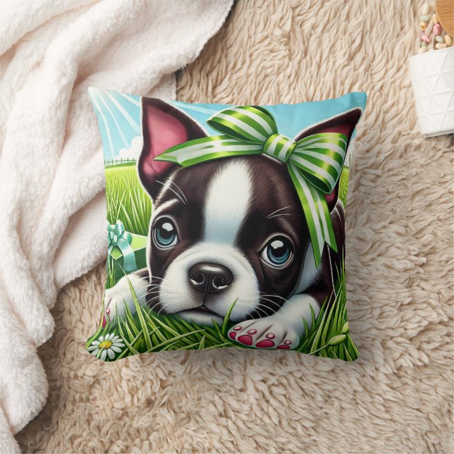 Playful Boston Terrier Puppy mit Green Bow Kissen (Decke)