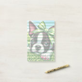 Playful Boston Terrier Puppy mit Green Bow Post-it Klebezettel (Auf Schreibtisch)