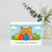 Playful Cartoon Cat Hiding Behind Easter Eggs Postkarte (Stehend Vorderseite)