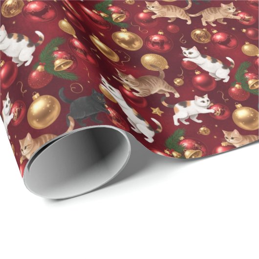 Playful Cats with Shiny Christmas Ornaments Geschenkpapier (Rolleneckpunkt)