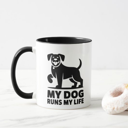 Playful Dog Outline "My Dog Runs My Life" Art Tasse (Mit Donut)
