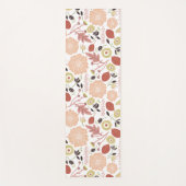 Playful Floral Mix Peach Green Whimsistische Blume Yogamatte (Vorderseite)
