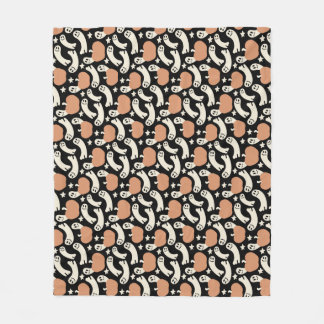 Playful Ghosts and Pumpkins on Black – Halloween R Fleecedecke