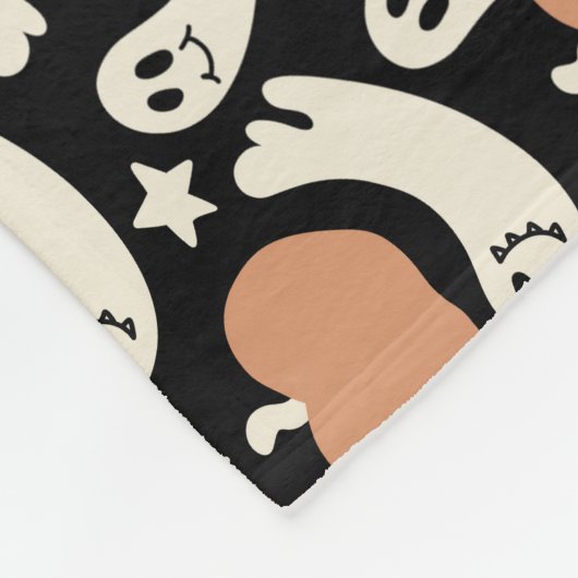 Playful Ghosts and Pumpkins on Black – Halloween R Fleecedecke (Ecke)