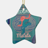 Playful Giraffe Art: Ein afrikanisches Vergnügen Keramikornament (Links)