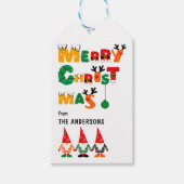 Playful Gnomes Whimsical Schriftartes Frohe Weihna Geschenkanhänger (Vorderseite)