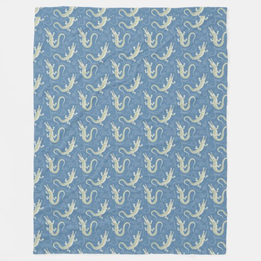 Playful Green Alligator Paisley on Blue Fleecedecke (Vorderseite)