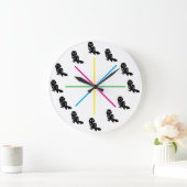 Playful Owl Wall Clock – Rainbow Stripes Große Wanduhr (Zuhause)