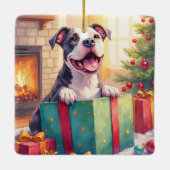 Playful Pitbull Opening Christmas Gifts Holiday Keramikornament (Rückseite)