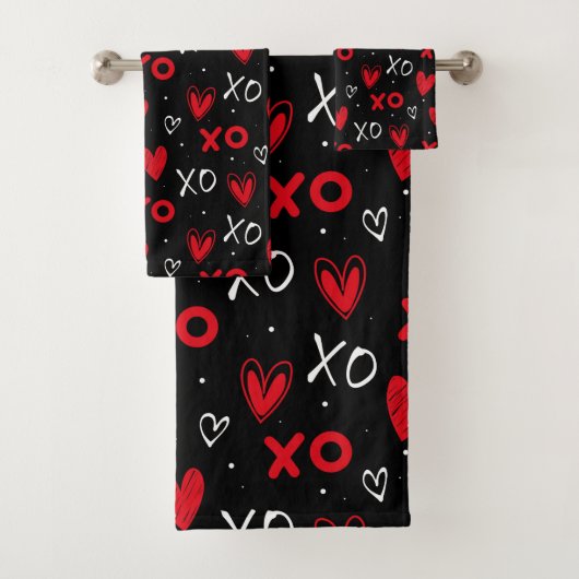 Playful Red & Black XO Heart Pattern on Black Badhandtuch Set (Insitu)