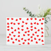 Playful Red Hearts Einladung (Stehend Vorderseite)