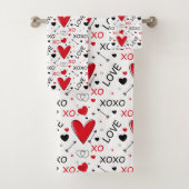 Playful Red & White XO Heart Pattern on White Badhandtuch Set (Insitu)