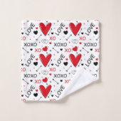 Playful Red & White XO Heart Pattern on White Badhandtuch Set (Waschlappen)