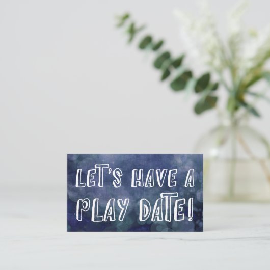 Playful Schriftart Blue Bokeh Mommy Play Date Card Telefonnummerkarte (Stehend Vorderseite)