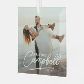 Playful Script Mr & Mrs Newlywed Keepsake Ornament Aus Glas (Vorderseite links)