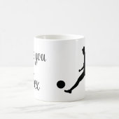 Playing soccer graphic black kaffeetasse (Mittel)