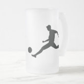 Playing soccer graphic black mattglas bierglas (VorderseiteRechts)