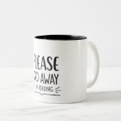 Please Go Away I'm Reading Mug – Book Lover Zweifarbige Tasse (VorderseiteRechts)