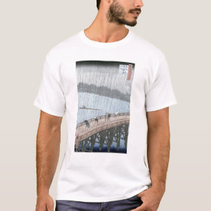Plötzliche Dusche über Shin-Ohashi Brücke und T-Shirt
