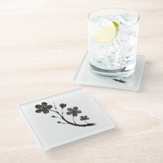 Plum Blossom Line Art - Botanisches Design auf Glasuntersetzer (Schrägansicht)