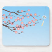 Plum Blossom und Glass Wind Chime auf Light Blue Mousepad (Vorne)