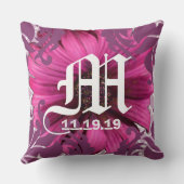 Plum Custom Gerber Daisy Monogram Wedding Date Kissen (Rückseite)