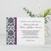 Plum Damask Monogram Wedding Einladung (Stehend Vorderseite)