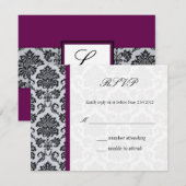 Plum Damask Monogram Wedding RSVP Karte (Vorne/Hinten)