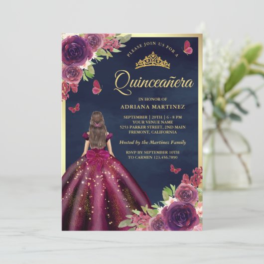 Plum Floral Butterfly Navy Blue Gold Quinceanera Einladung (Stehend Vorderseite)