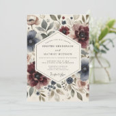 Plum Floral Whimsy Wedding Einladung (Stehend Vorderseite)