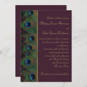 Plum, Gold Peacock Feathers Wedding Einladung (Vorne/Hinten)