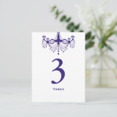 Plum Lila Chandelier Tischnummer Card (Stehend Vorderseite)