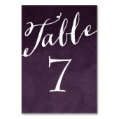 Plum Lila Chic Calligraphy Tischnummern (Rückseite)