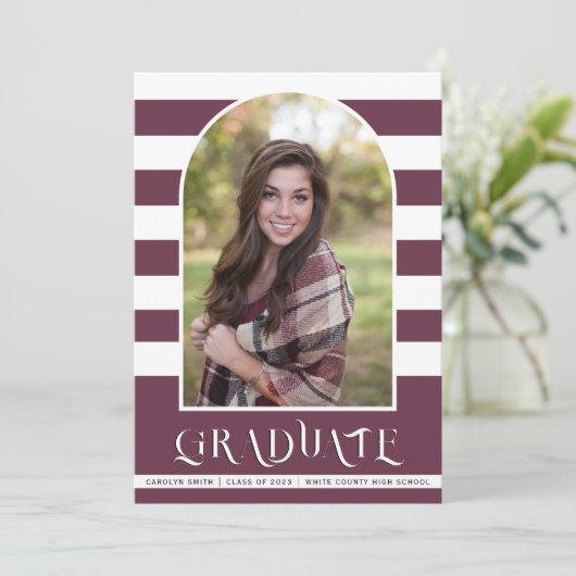 Plum lila Class of 2023 arch Foto Abschluss Ankündigung (Stehend Vorderseite)