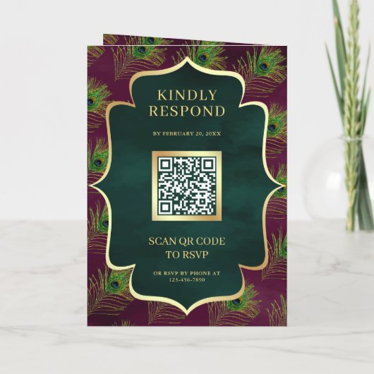 Plum Lila Green Peacock Feathers QR Code Wedding Einladung (Rückseite)