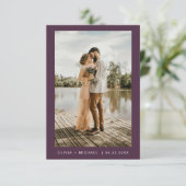 Plum Lila Minimalistische Elegante Foto Hochzeit Einladung (Stehend Vorderseite)