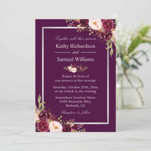 Plum Lila Rustikale Blütensilber Graue Hochzeit im Einladung (Stehend Vorderseite)