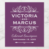Plum Lila Wedding Monogram Bottle Favor Weinetikett (Einzelnes Label)