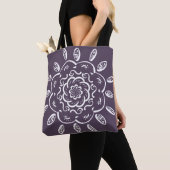Plum Mandala Tasche (Von Nahem)