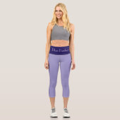 "PLUM PURRFRCT" Custom High-Waisted Capri Pants Leggings (Vorderseite)