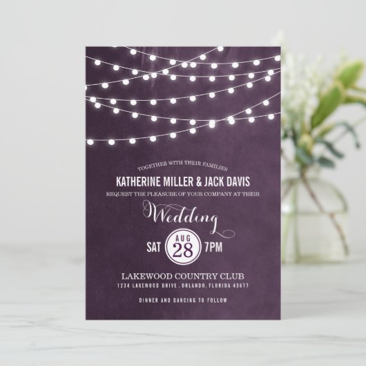 Plum String Lights Hochzeitseinladung Einladung (Stehend Vorderseite)
