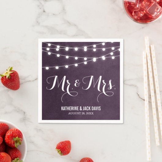 Plum String Lights Wedding Monogram Serviette (Beispiel)