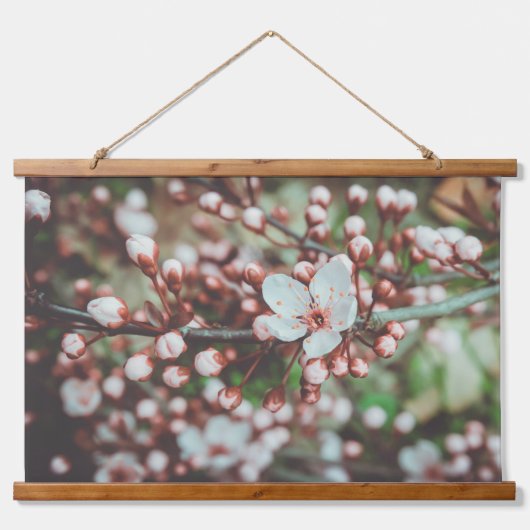Plum Tree Branches with White Flowers Wandteppich Mit Holzrahmen (Vorderseite 2)