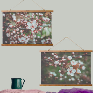 Plum Tree Branches with White Flowers Wandteppich Mit Holzrahmen