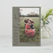 Plum und Green MERRY Weihnachtskarte Feiertagskarte (Stehend Vorderseite)