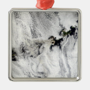 Plume aus dem Okmok-Vulkan, den Aleusianinseln Ornament Aus Metall