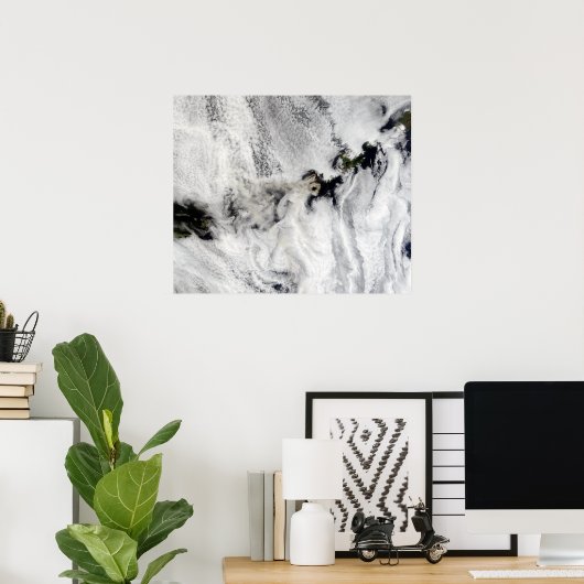 Plume aus dem Okmok-Vulkan, den Aleusianinseln Poster (Heimbüro)