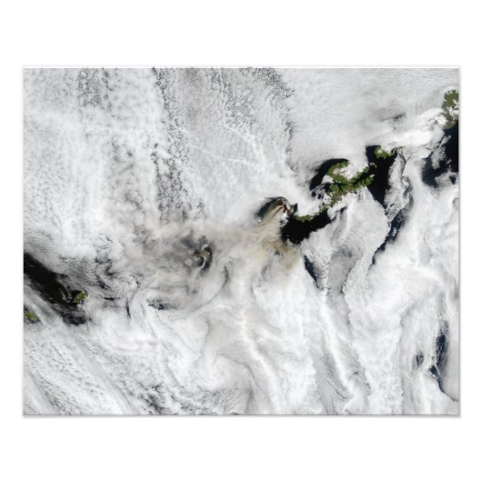 Plume aus dem Okmok-Vulkan, den Aleutianinseln 2 Fotodruck (Vorne)